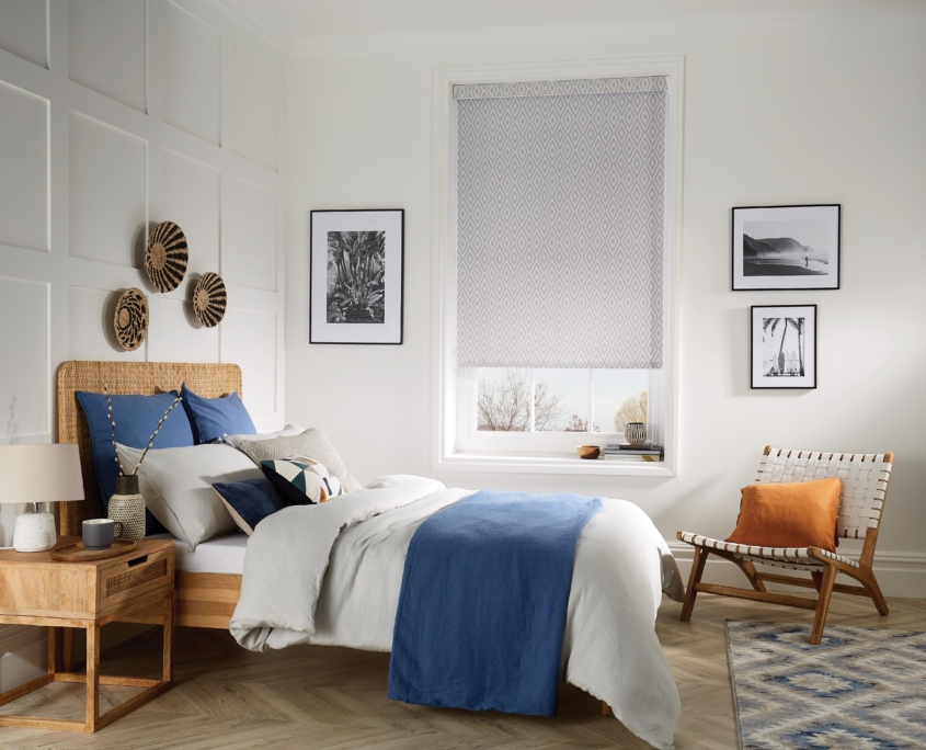 LL_2022_Roller_Aztec_Stone_Bed_Main